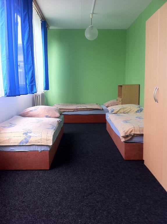 Hostel Libeň Praag Kamer foto